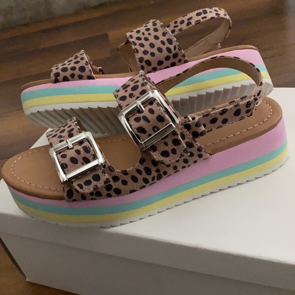 Girls’ Treasure & Bond sandals size 13